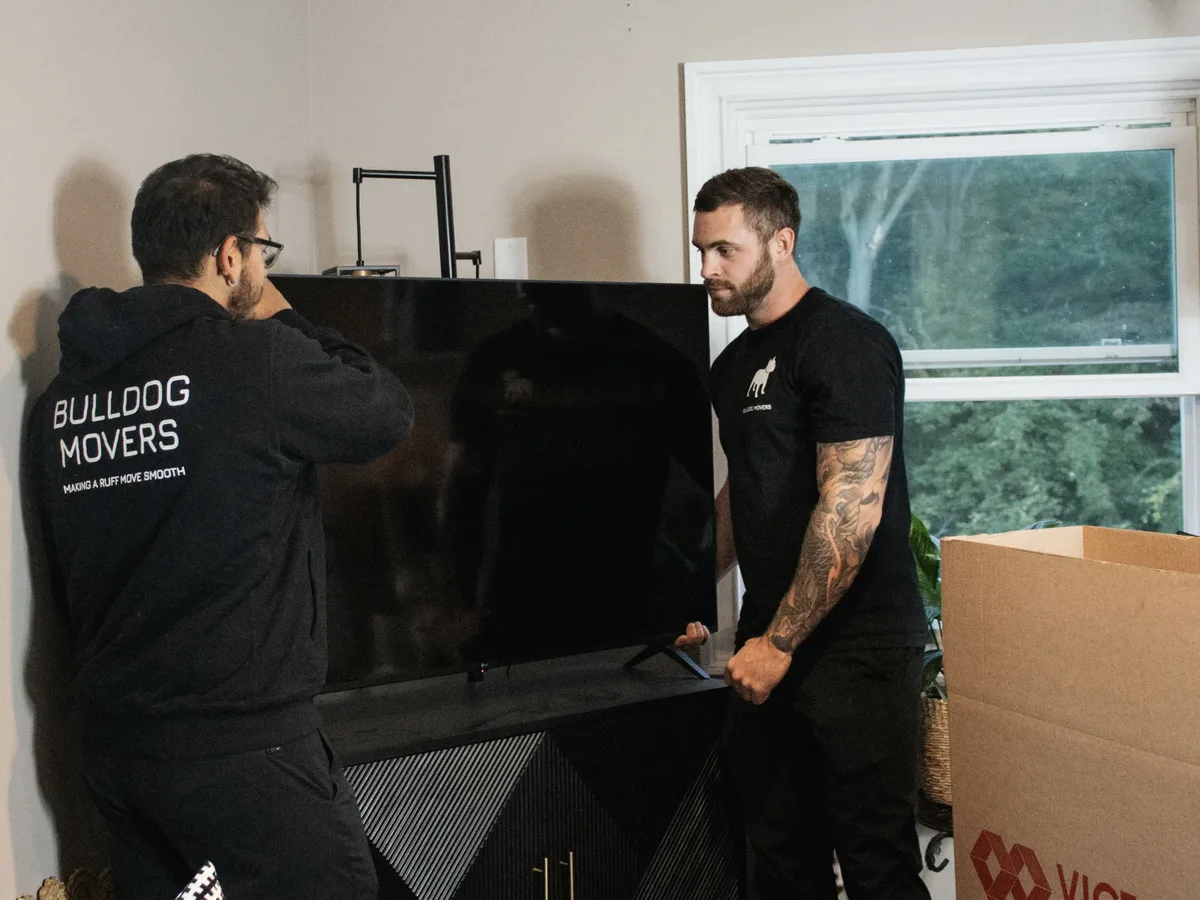 Bulldog Movers condo furniture and television protection for Bethesda moving customers
