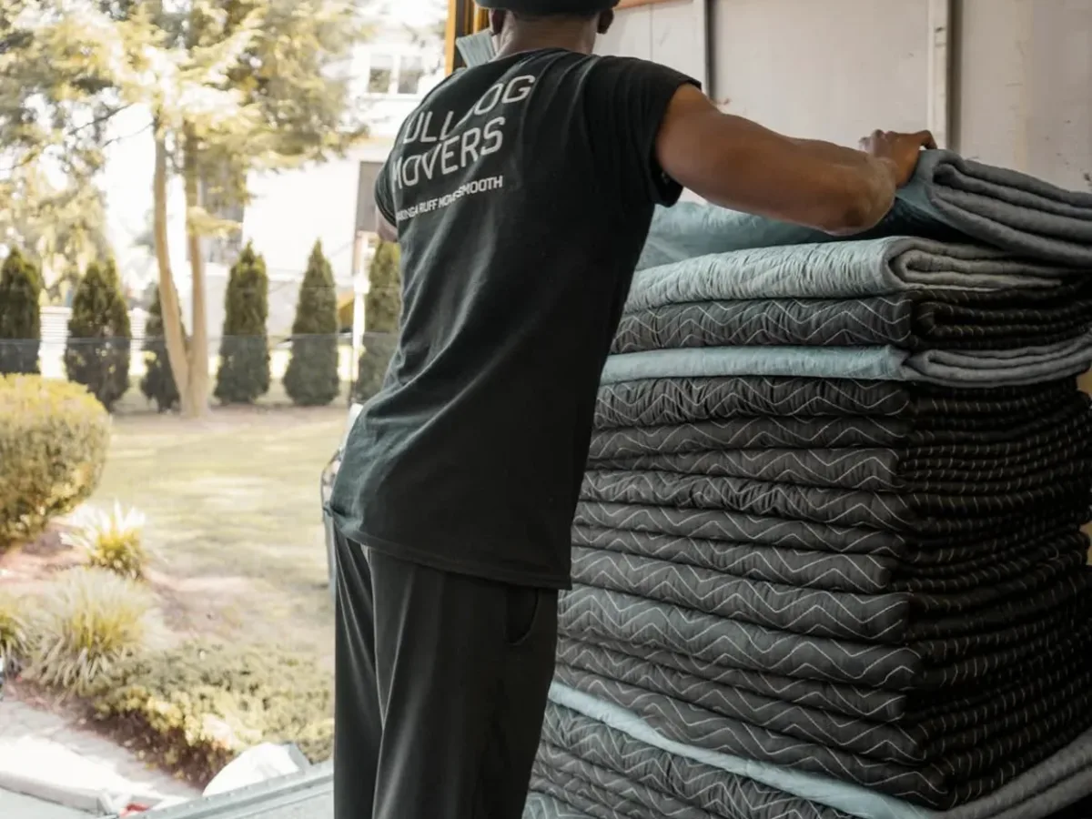Bulldog Movers moving pad and furniture protection for Derwood moving customers