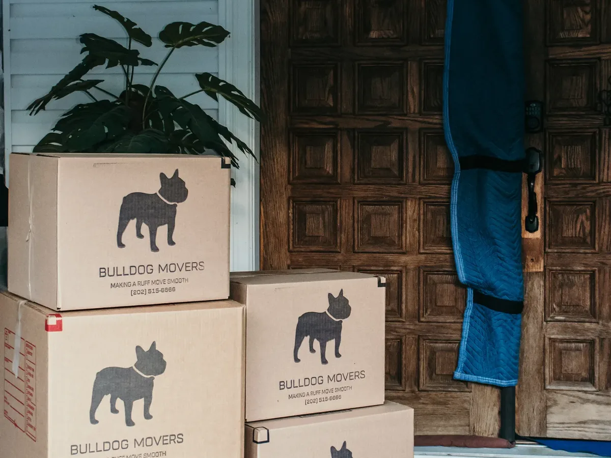 Bulldog Movers doorway box staging for Olney moving customers